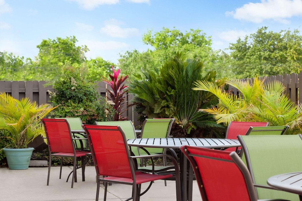spark by hilton corpus christi southeast