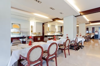 hotel andalucia center