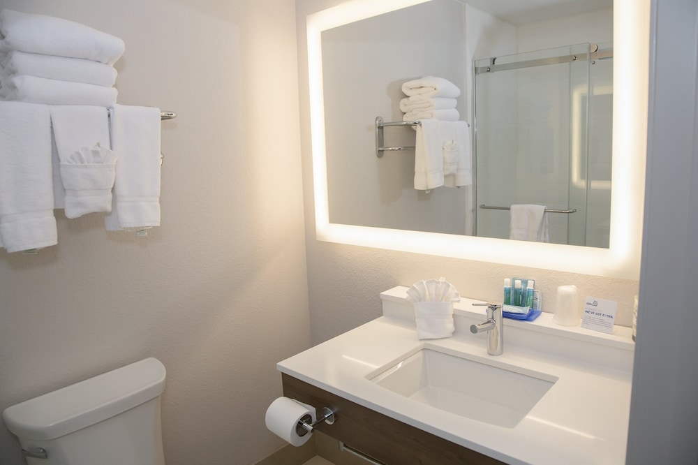holiday inn express and suites colorado springs north by ihg