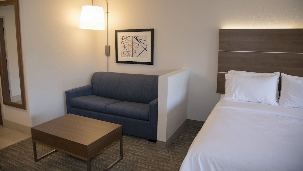 holiday inn express and suites colorado springs north by ihg