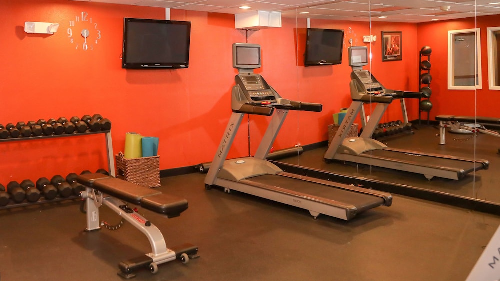holiday inn express and suites colorado springs north by ihg