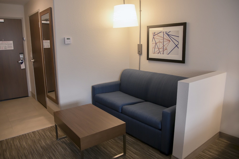 holiday inn express and suites colorado springs north by ihg