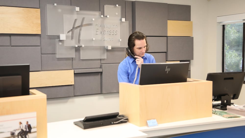 holiday inn express and suites colorado springs north by ihg