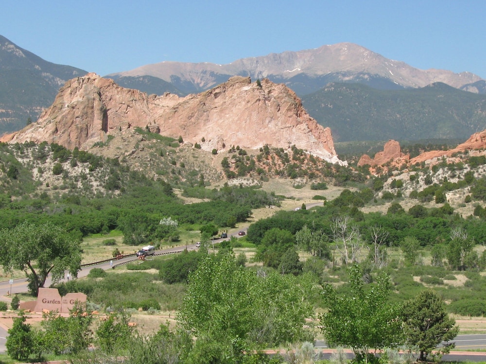 holiday inn express and suites colorado springs north by ihg