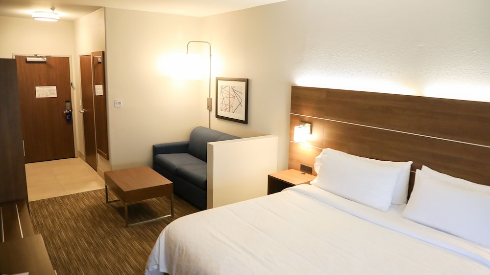 holiday inn express and suites colorado springs north by ihg