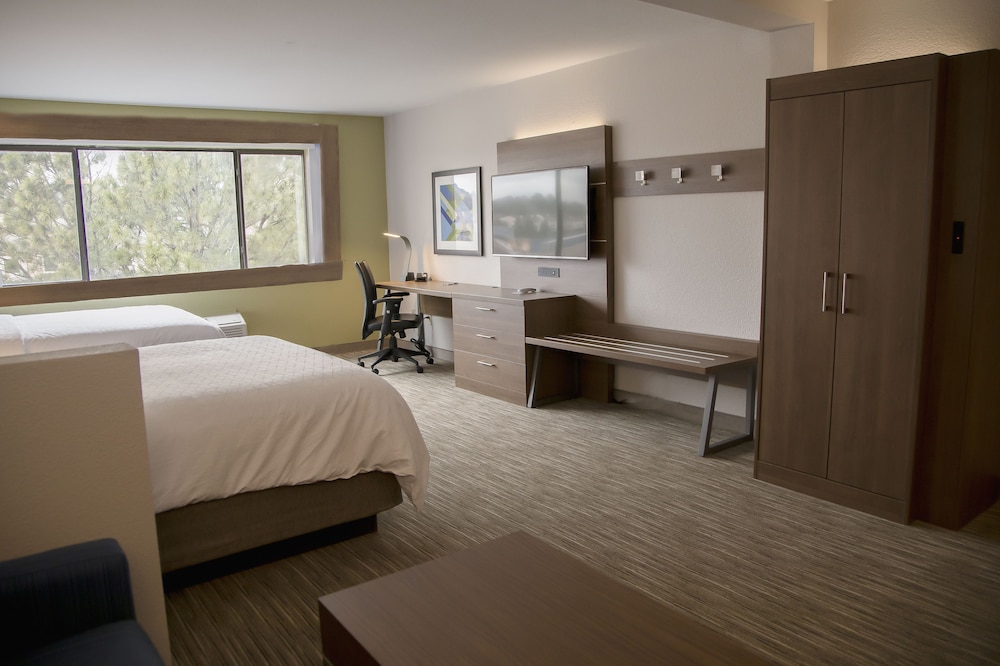 holiday inn express and suites colorado springs north by ihg