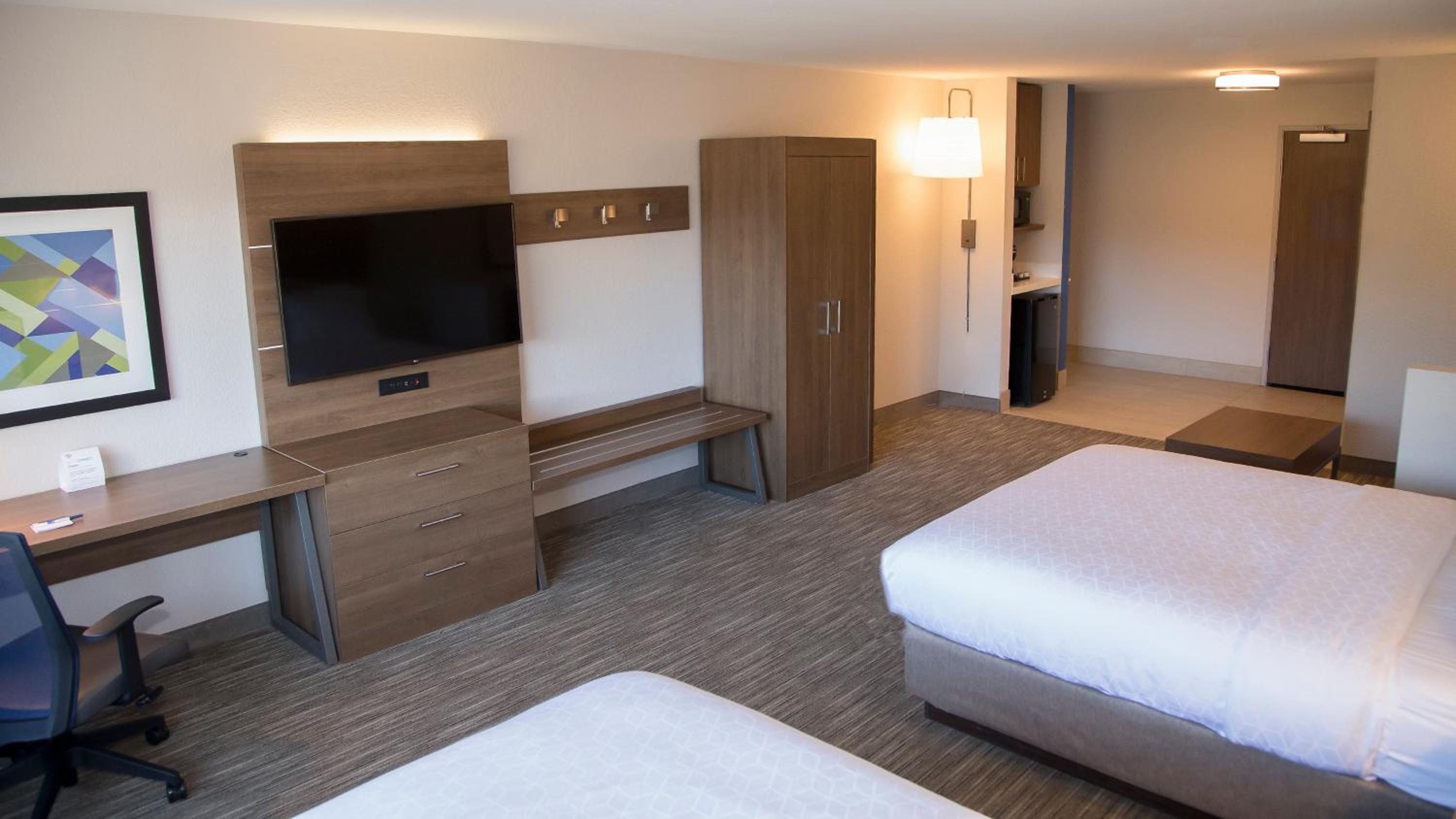 holiday inn express and suites colorado springs north by ihg