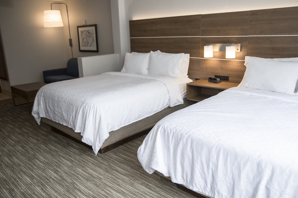 holiday inn express and suites colorado springs north by ihg