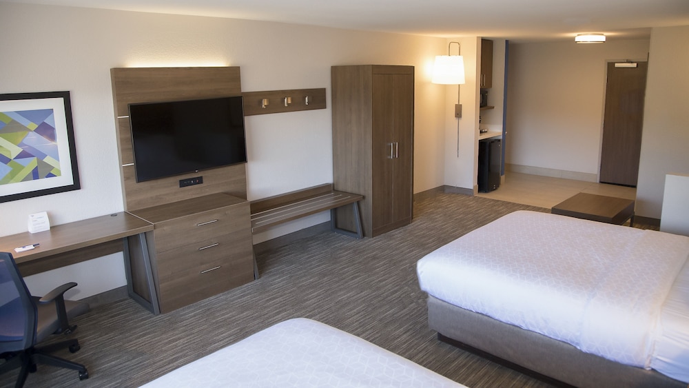 holiday inn express and suites colorado springs north by ihg
