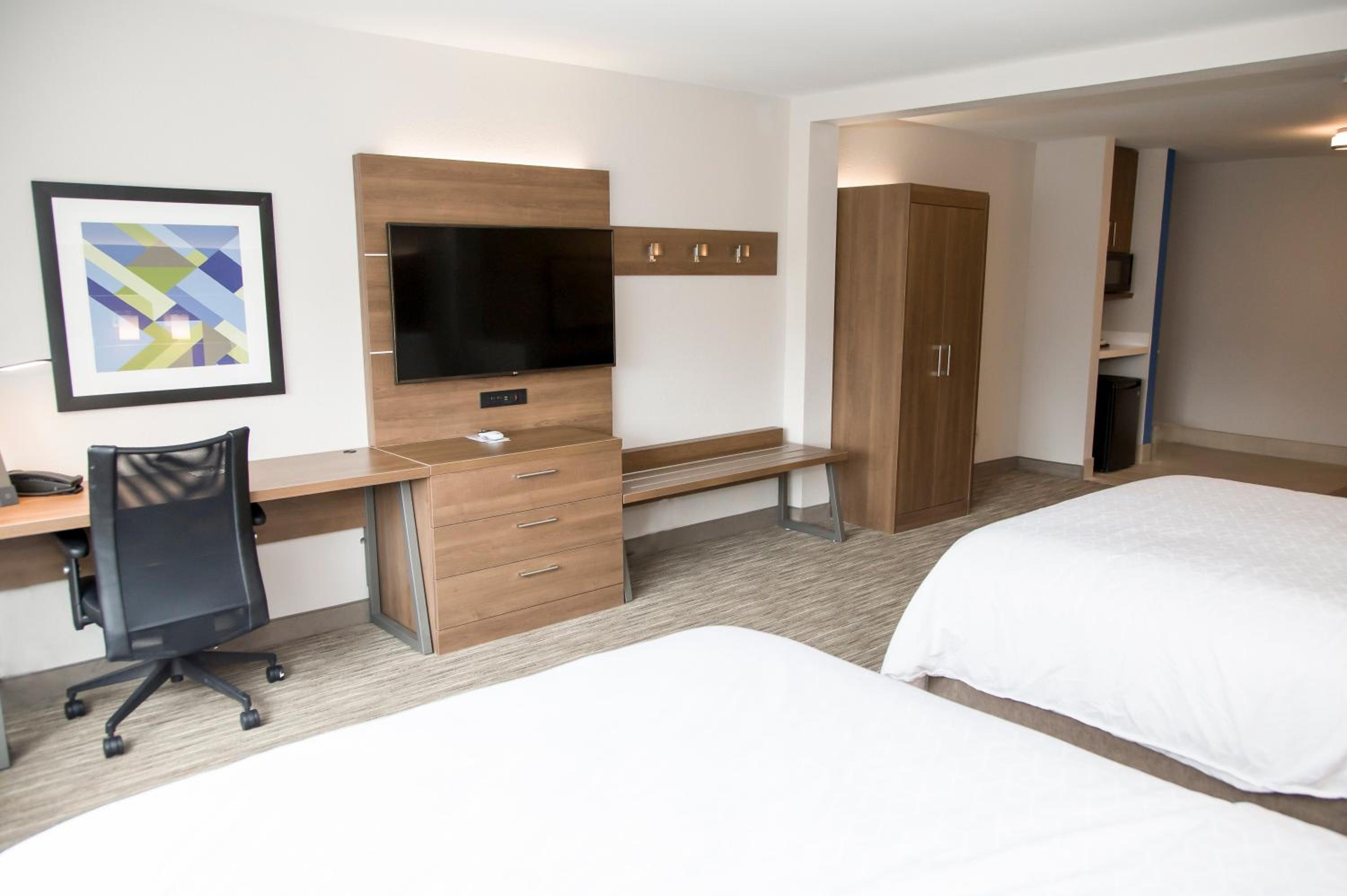 holiday inn express and suites colorado springs north by ihg