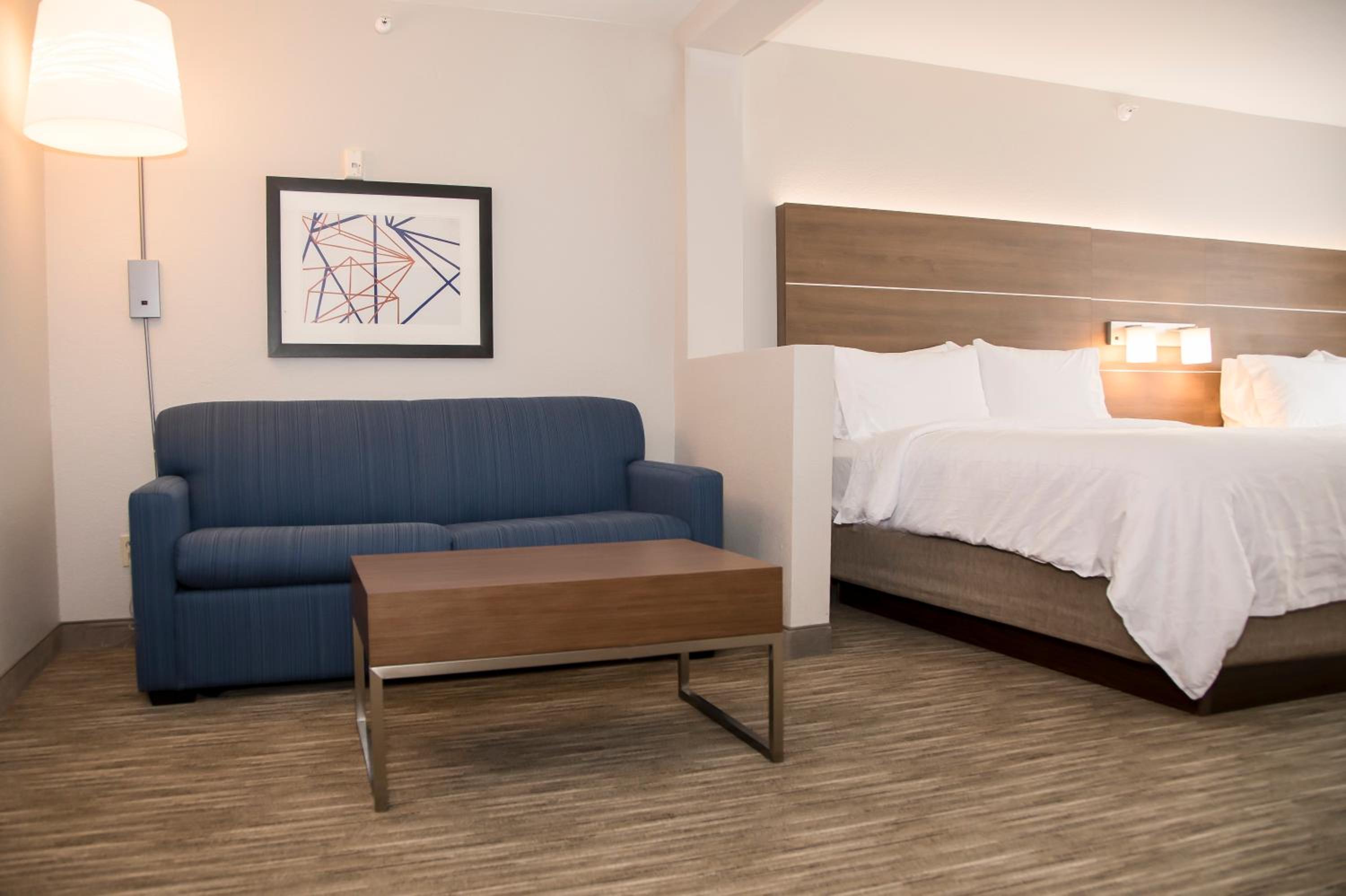 holiday inn express and suites colorado springs north by ihg