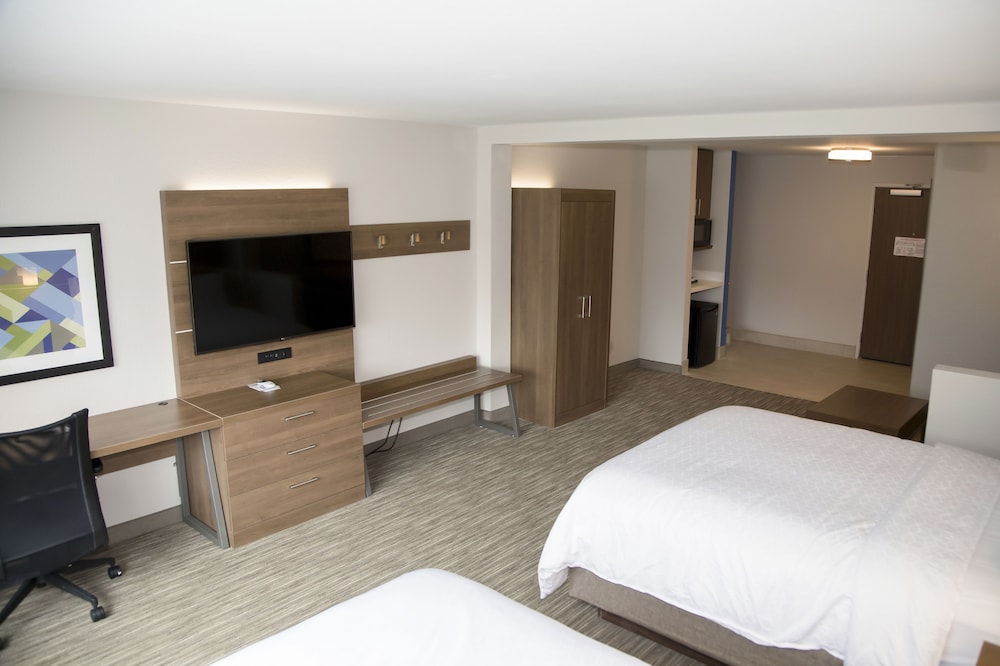 holiday inn express and suites colorado springs north by ihg