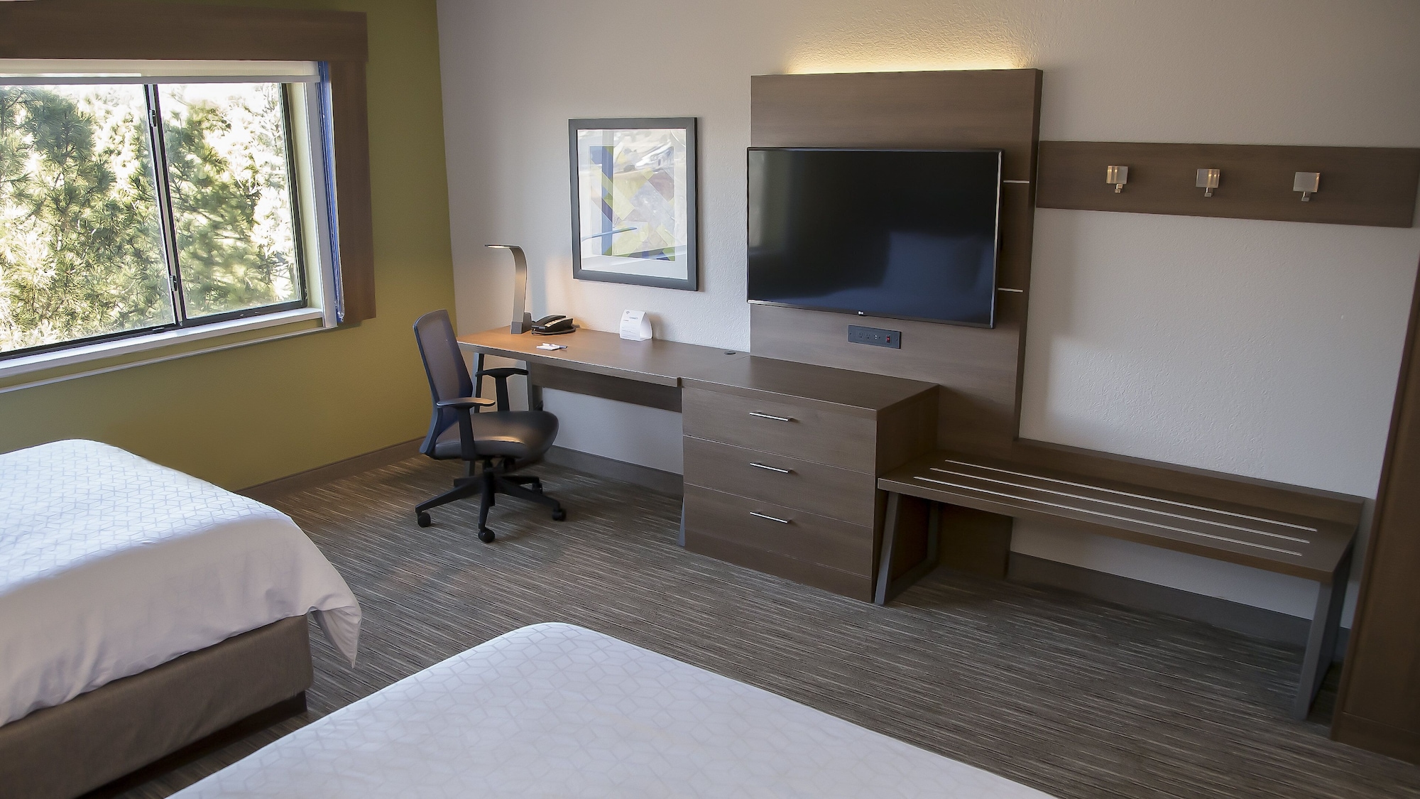 holiday inn express and suites colorado springs north by ihg