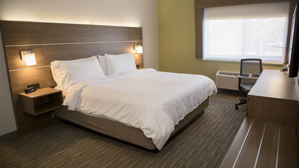 holiday inn express and suites colorado springs north by ihg
