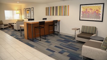 holiday inn express and suites colorado springs north by ihg