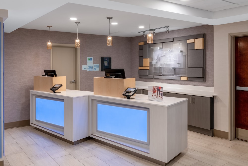 holiday inn express colorado springs airport by ihg