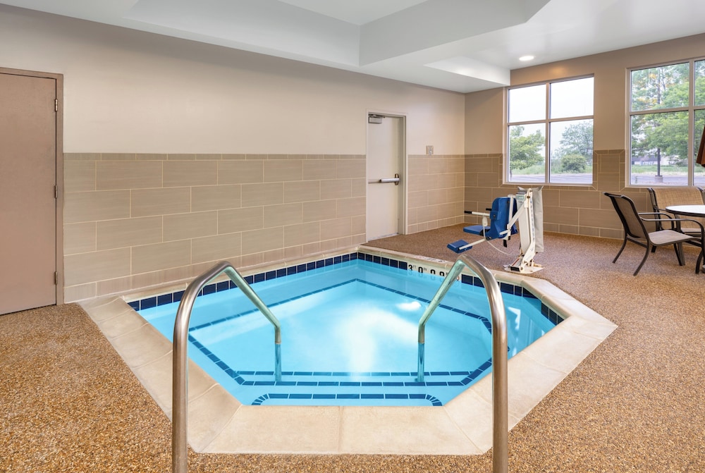 holiday inn express colorado springs airport by ihg