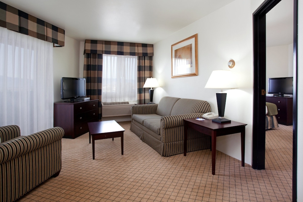 holiday inn express colorado springs airport by ihg