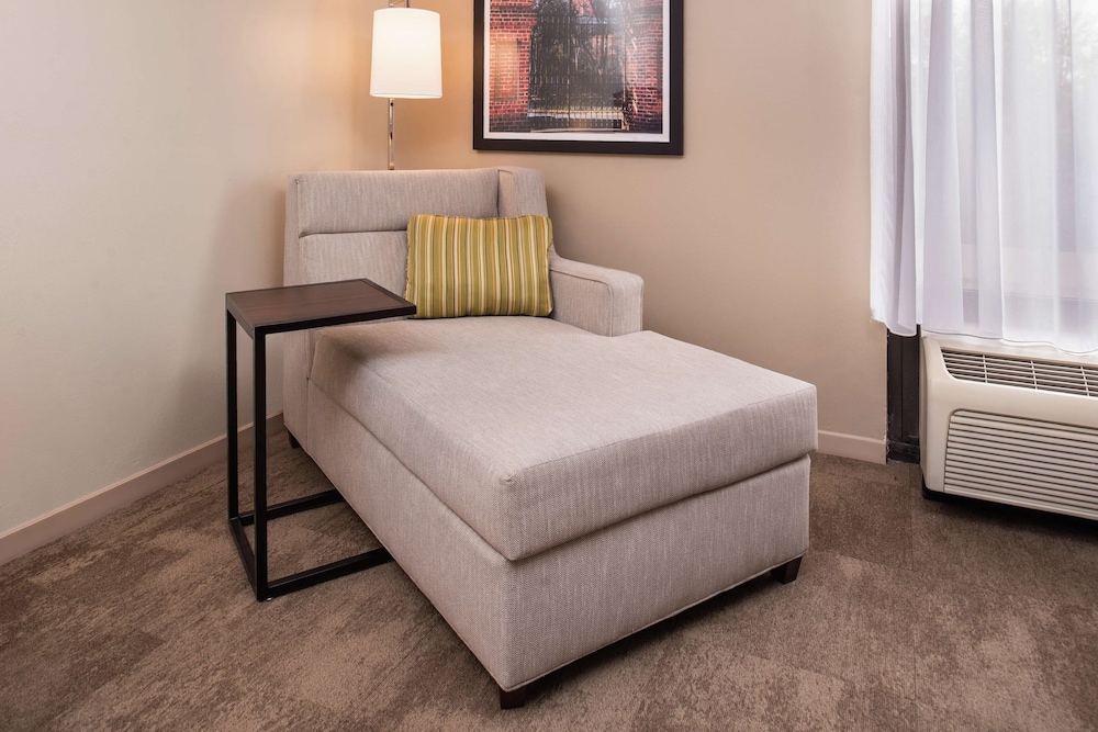 hampton inn columbia northeast fort jackson area