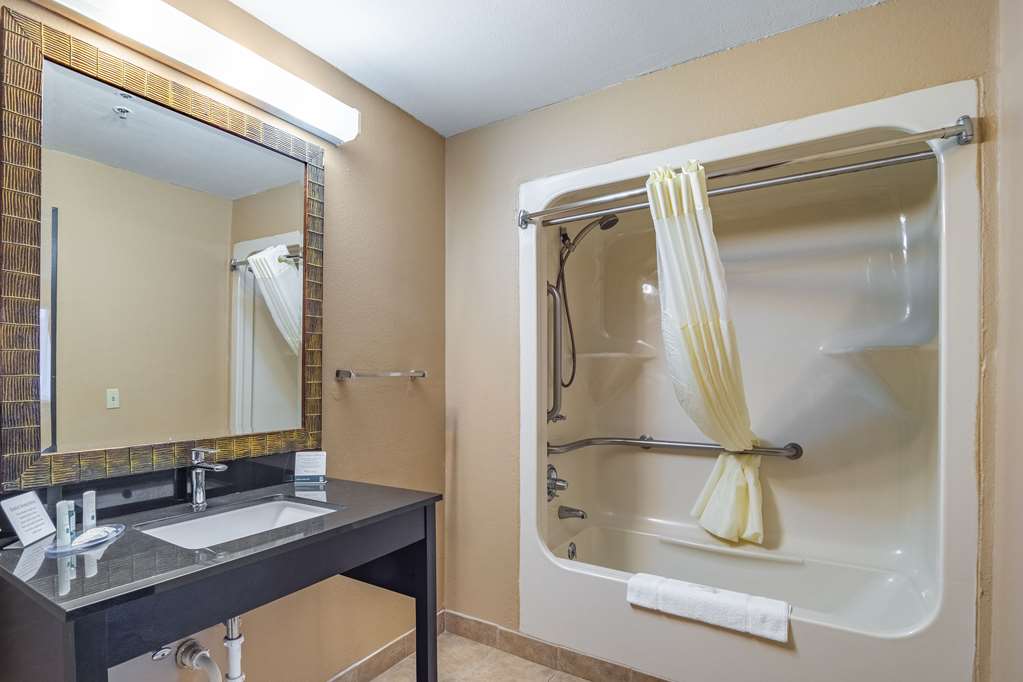 quality inn and suites ft jackson maingate
