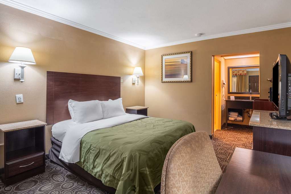 quality inn and suites ft jackson maingate