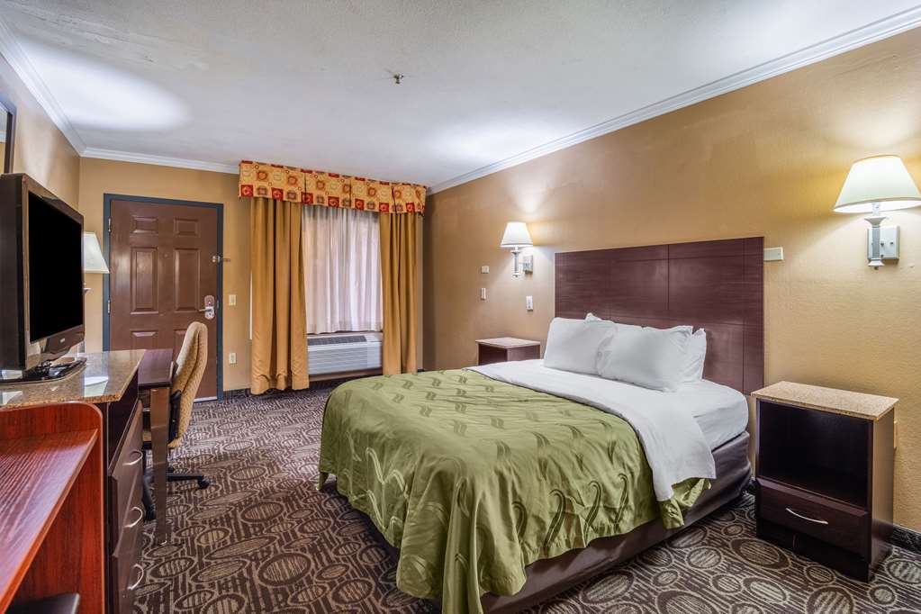 quality inn and suites ft jackson maingate