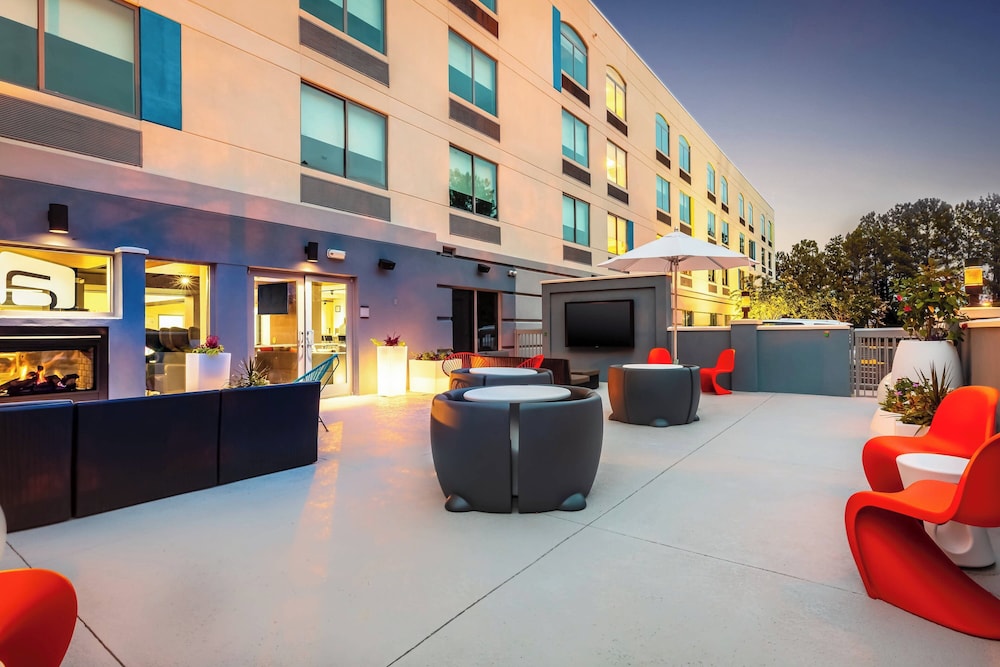 aloft columbia harbison