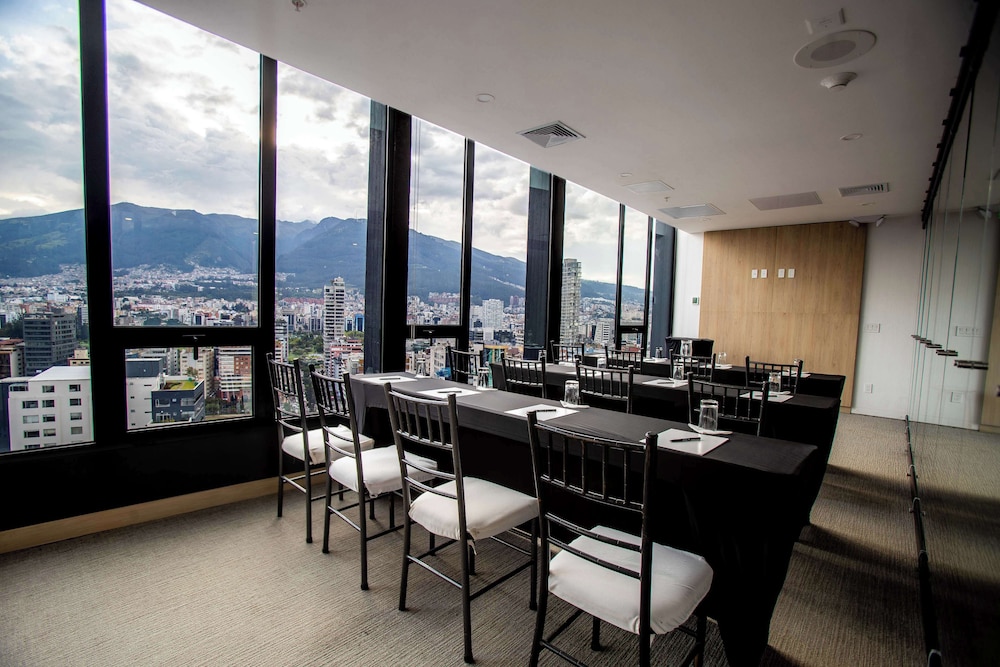 hampton by hilton quito la carolina park