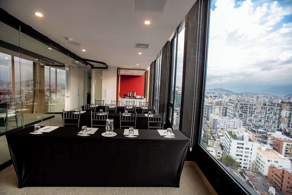 hampton by hilton quito la carolina park