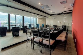 hampton by hilton quito la carolina park