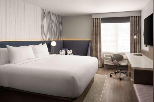 hotel lela wilmington tapestry collection by hilton
