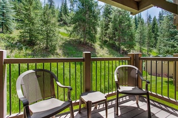 bluegreen streamside at vail