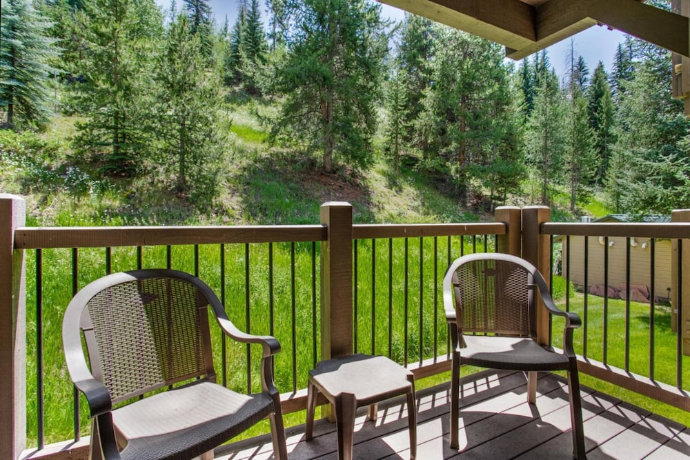 bluegreen streamside at vail