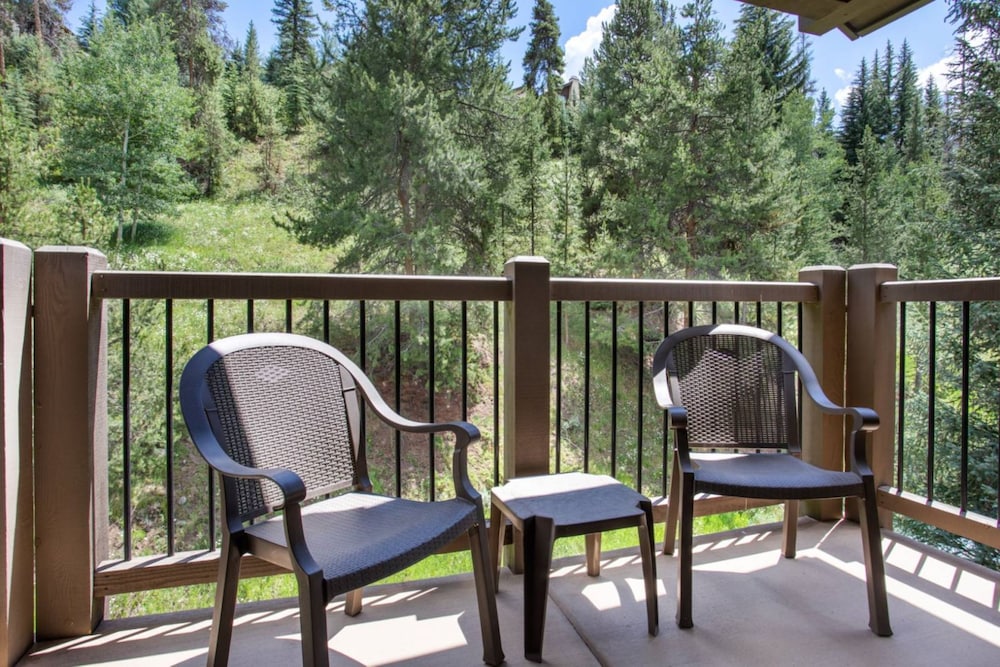 bluegreen streamside at vail