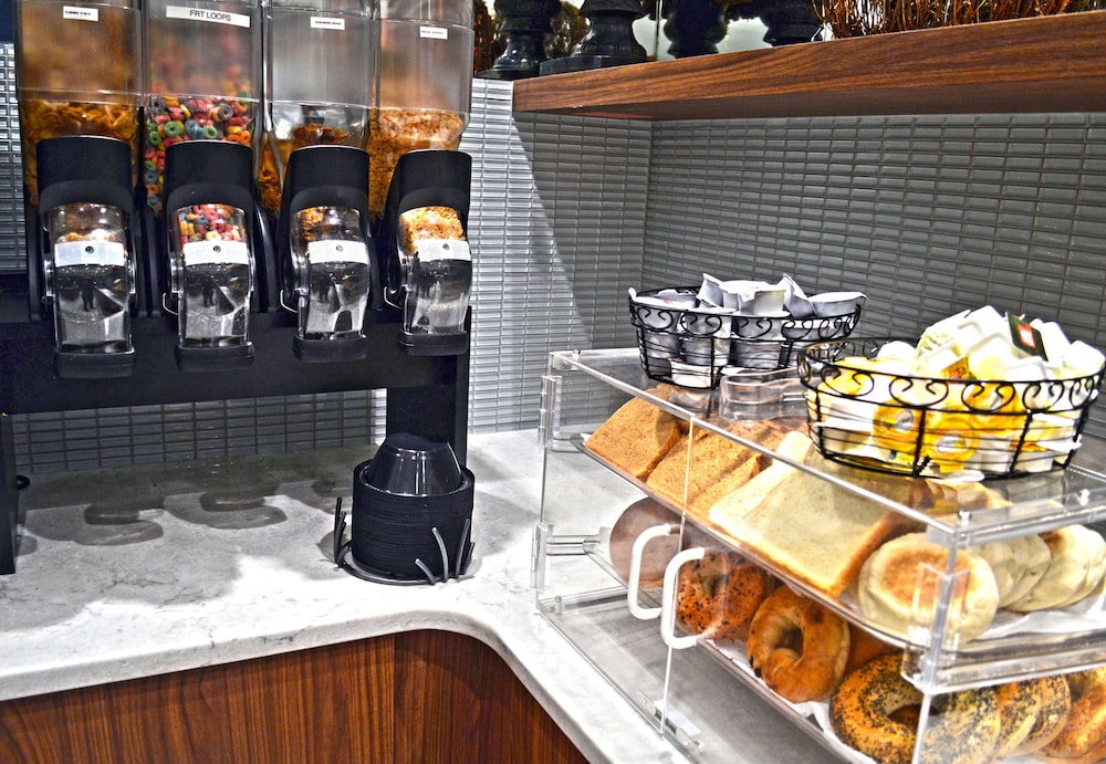 holiday inn and suites syracuse airport liverpool by ihg
