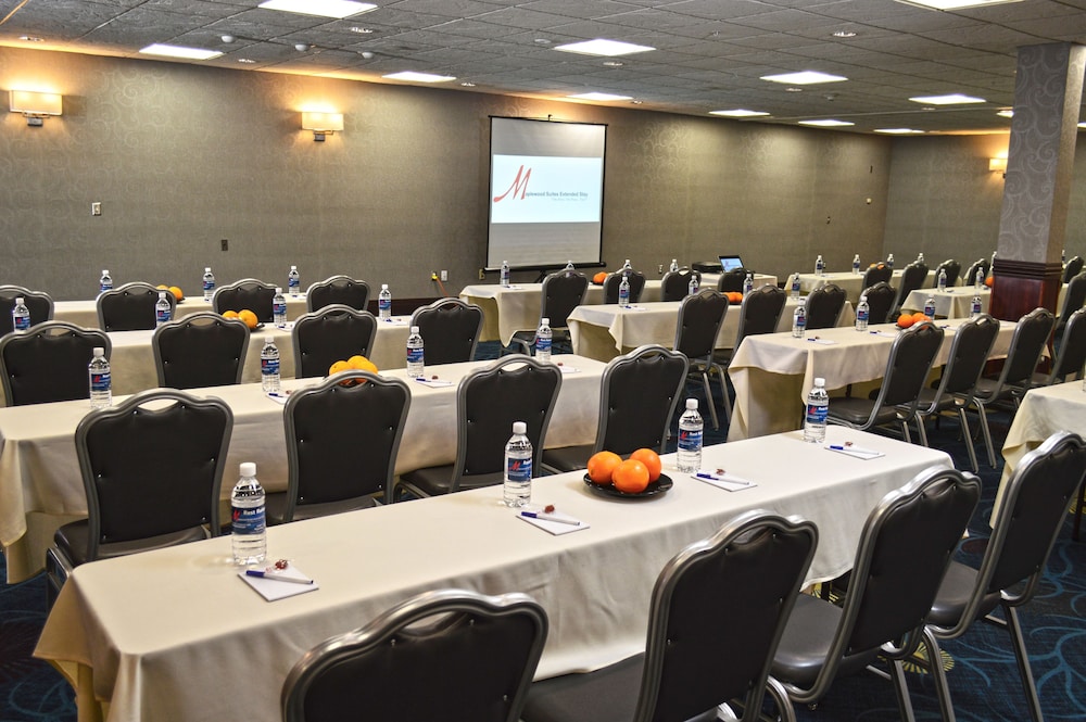 holiday inn and suites syracuse airport liverpool by ihg