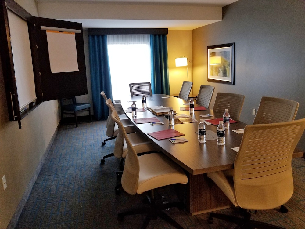 holiday inn and suites syracuse airport liverpool by ihg