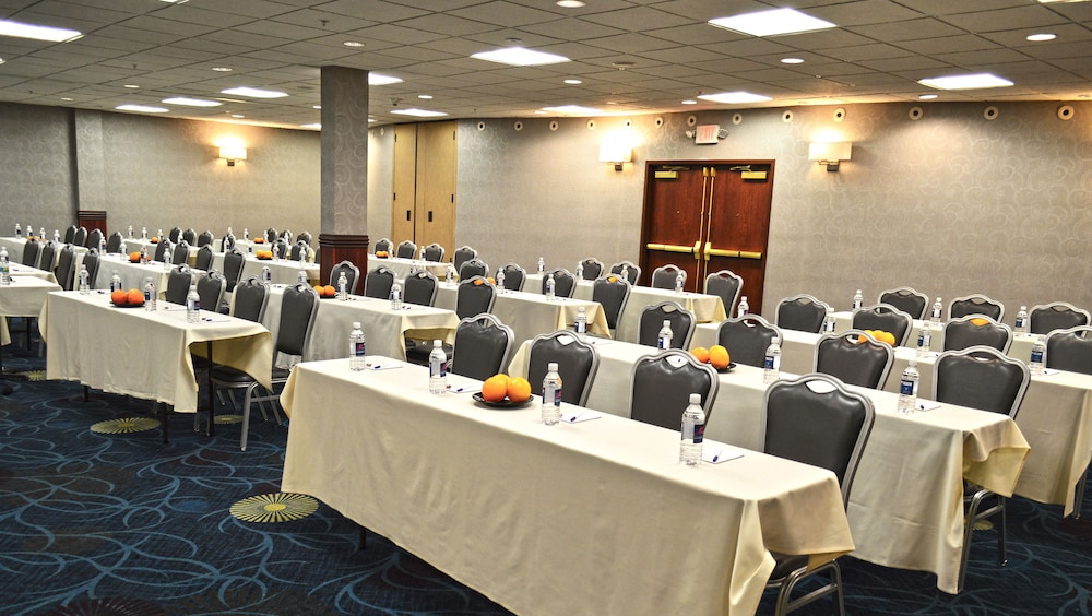holiday inn and suites syracuse airport liverpool by ihg