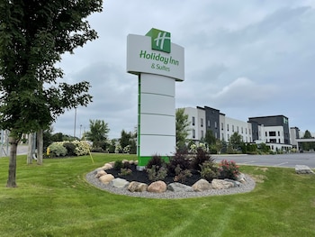 Holiday Inn & Suites Syracuse Airport - Liverpool By Ihg,New York>>Liverpool,4 star