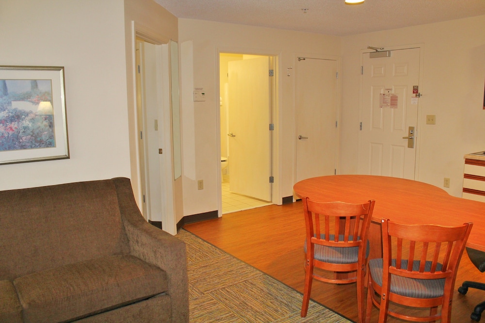 candlewood suites syracuse airport by ihg