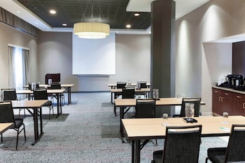 courtyard by marriott omaha downtown