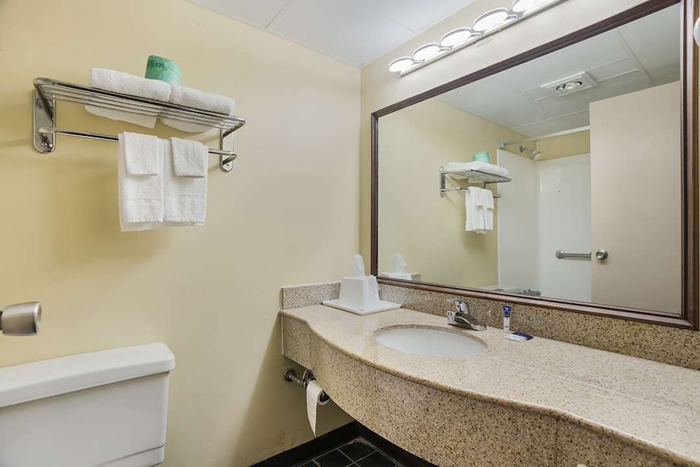 americas best value inn tulsa at i 44