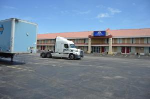 americas best value inn tulsa at i 44