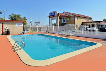 americas best value inn tulsa at i 44