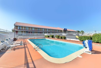 americas best value inn tulsa at i 44