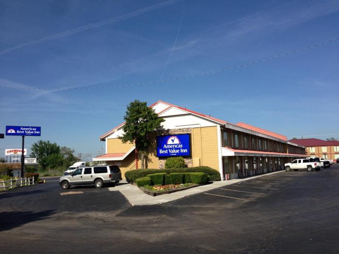 americas best value inn tulsa at i 44