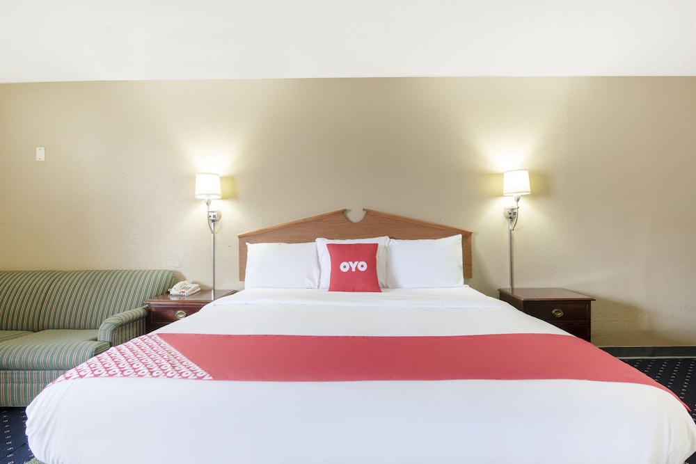 oyo hotel tulsa international airport