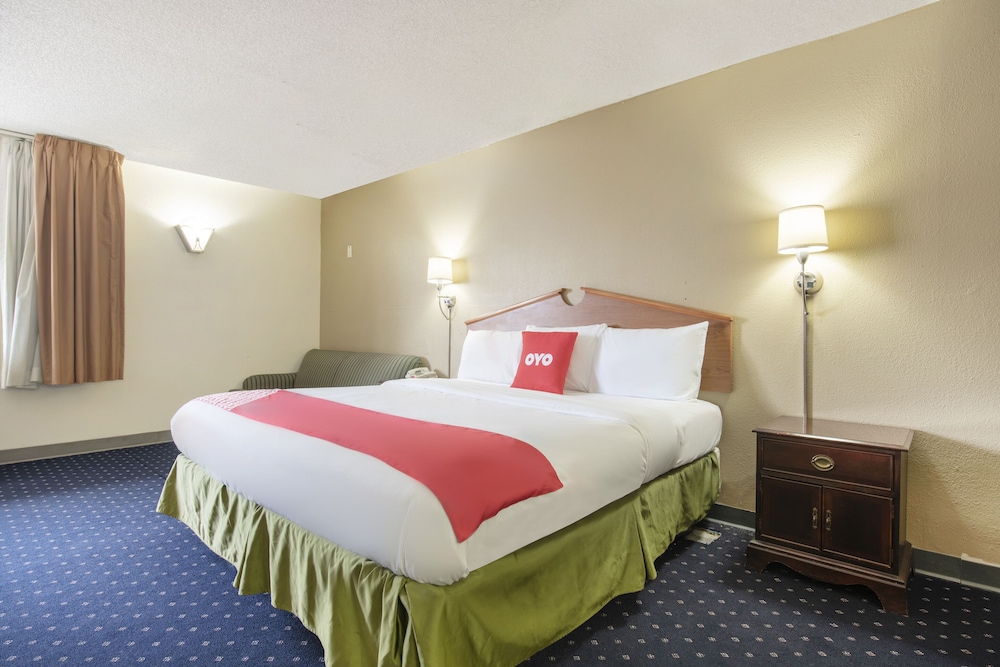 oyo hotel tulsa international airport