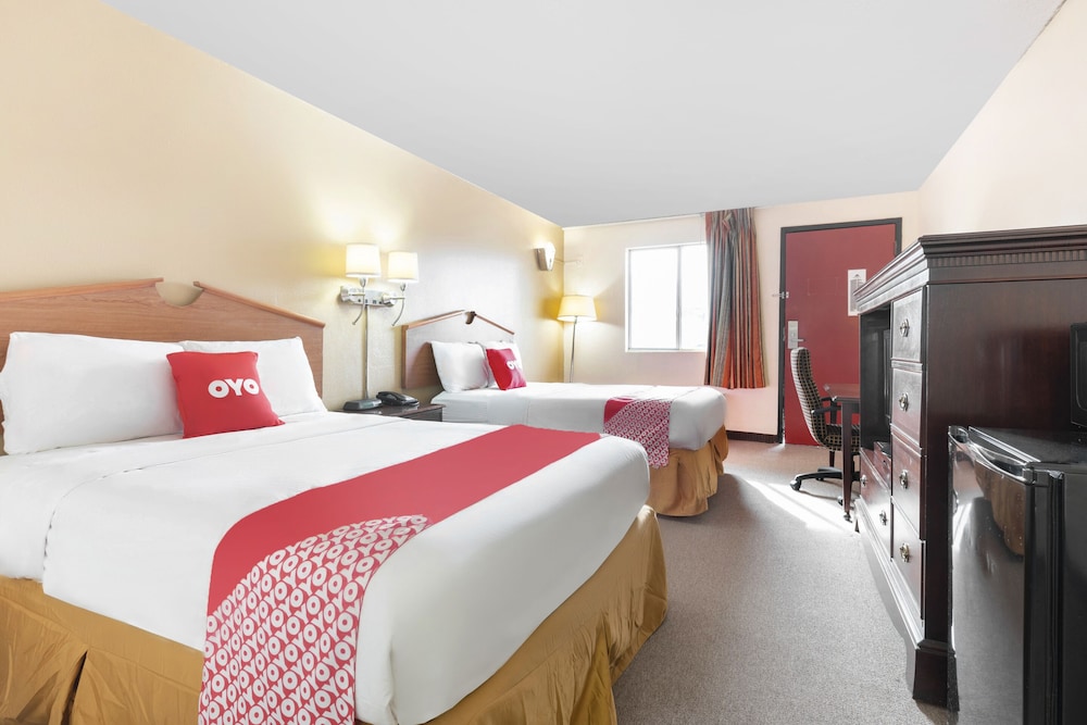 oyo hotel tulsa international airport