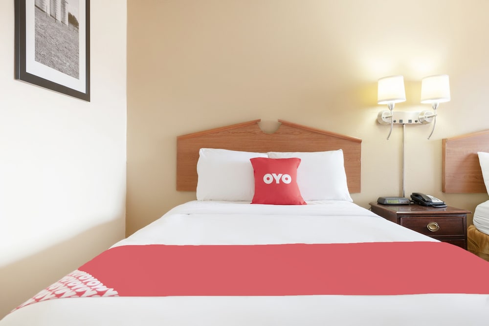 oyo hotel tulsa international airport